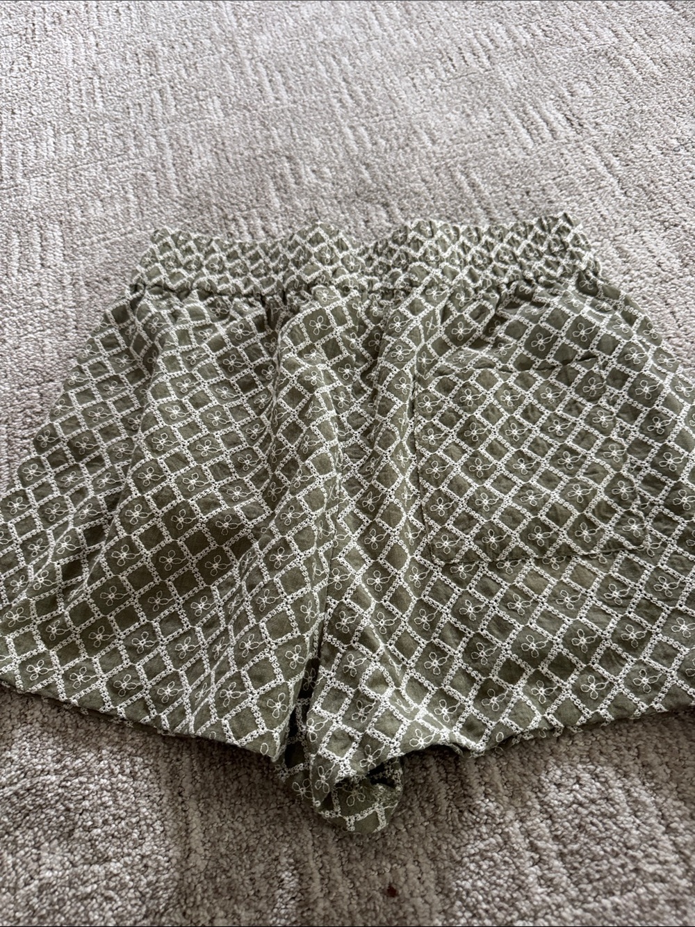 Zara eyelet shorts - Picture 2 of 2